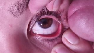 Cum dumpster gets a full cumshot into her open eye